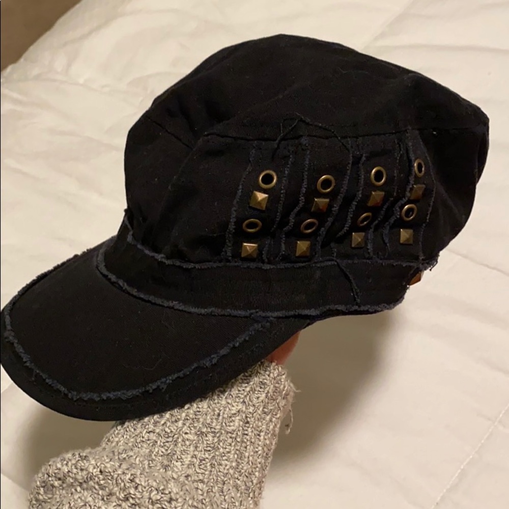 Hat - Picture 3 of 4